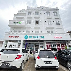De Capitol Hotel Syariah Macáçar Exterior photo
